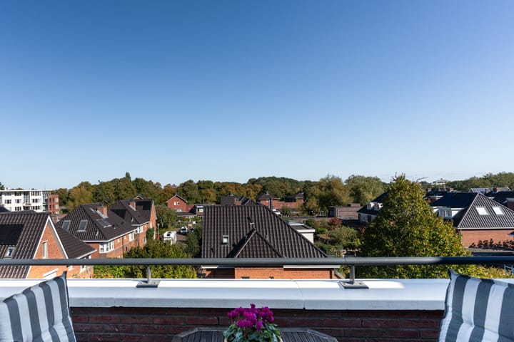 Foto 17 van Burgemeester Van den Helmlaan 55