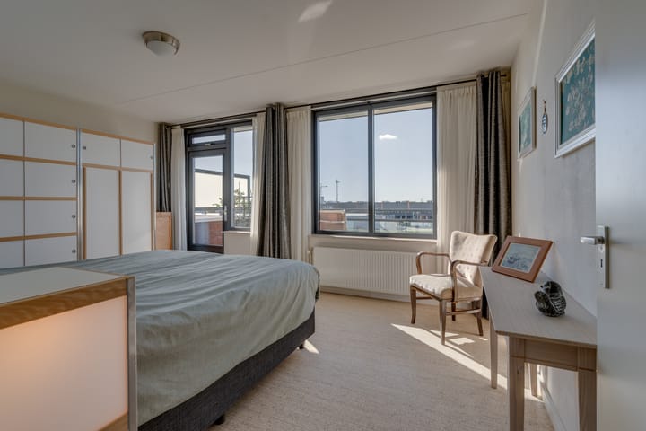 Foto 18 van Burgemeester Van den Helmlaan 55