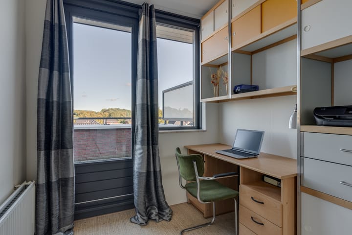 Foto 22 van Burgemeester Van den Helmlaan 55