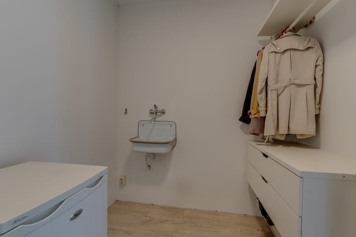 Foto 26 van Burgemeester Van den Helmlaan 55