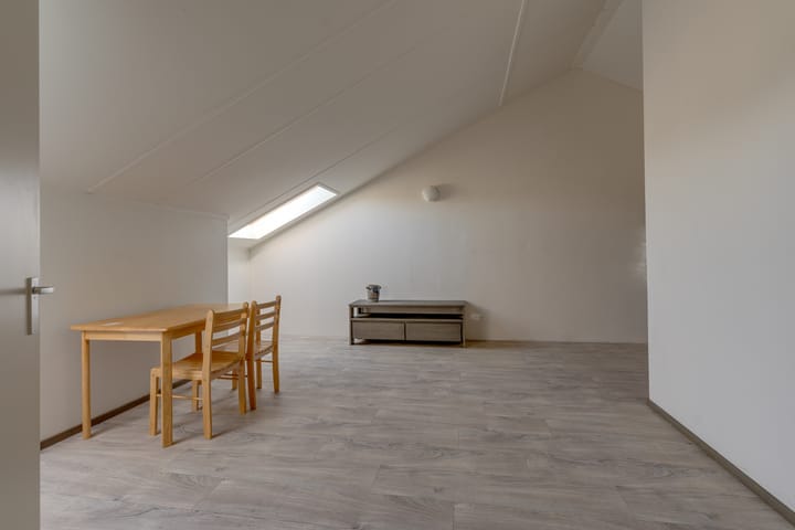 Foto 31 van Burgemeester Van den Helmlaan 55