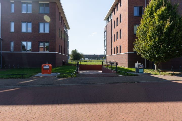 Foto 33 van Burgemeester Van den Helmlaan 55