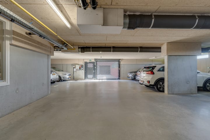 Foto 34 van Burgemeester Van den Helmlaan 55