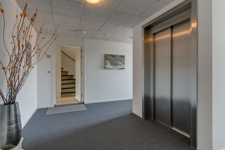 Foto 36 van Burgemeester Van den Helmlaan 55