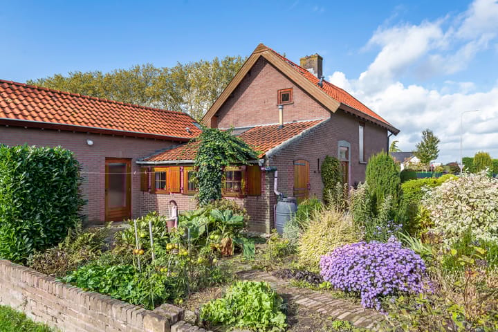 Foto 8 van Burg. Woltersstraat 27