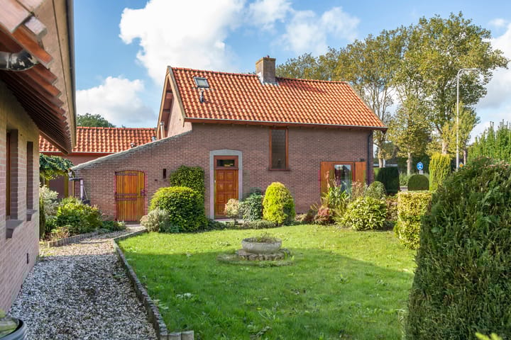 Foto 16 van Burg. Woltersstraat 27