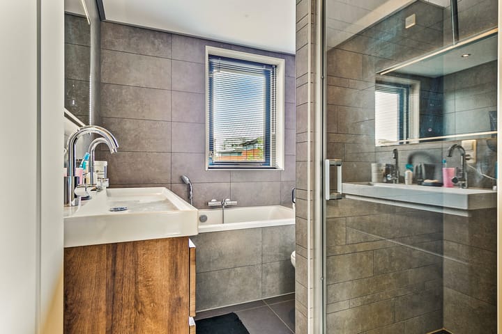 Foto 16 van Parelmoerboog 47