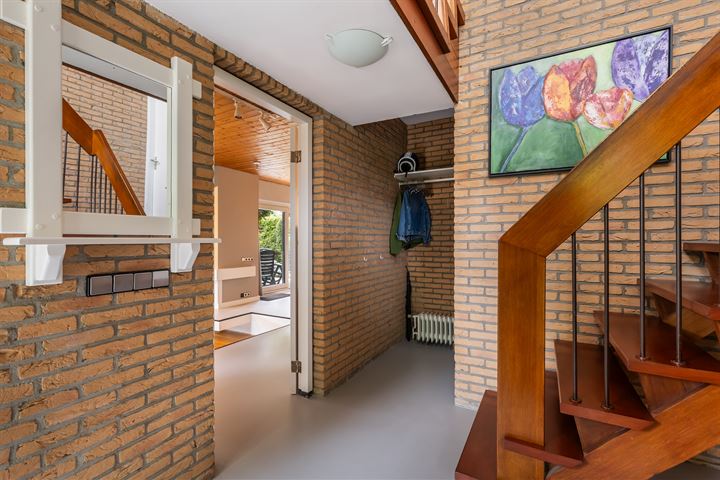 View photo 8 of Gerrit van der Veenstraat 131