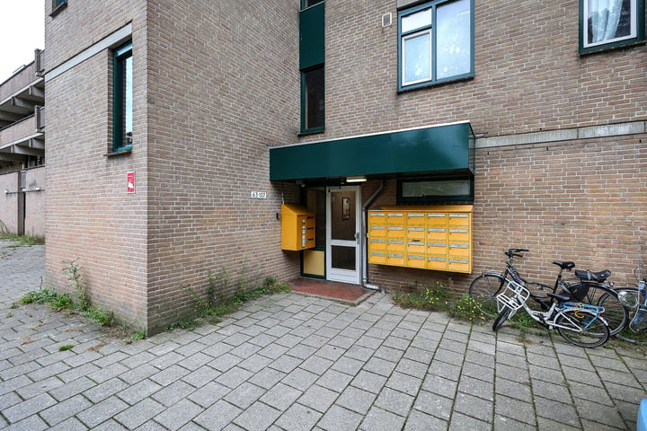 View photo 2 of Papendrechtstraat 107