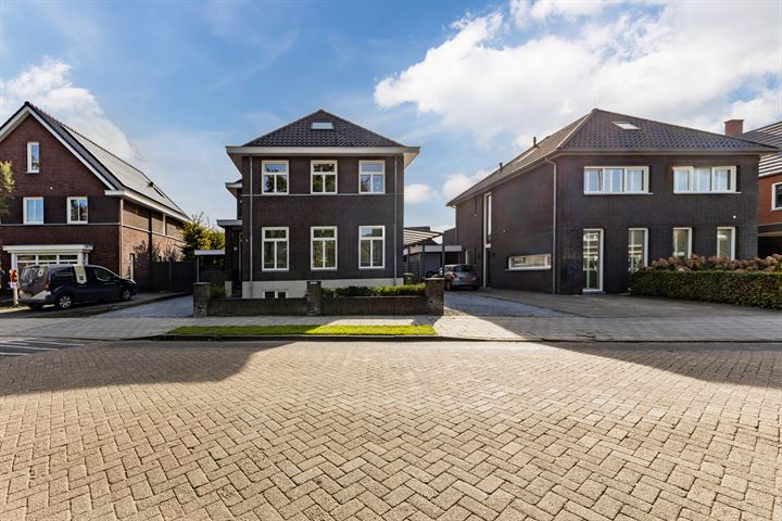 View photo 66 of Schadewijkstraat 29