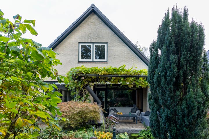 Foto 2 van Spoorstraat 1