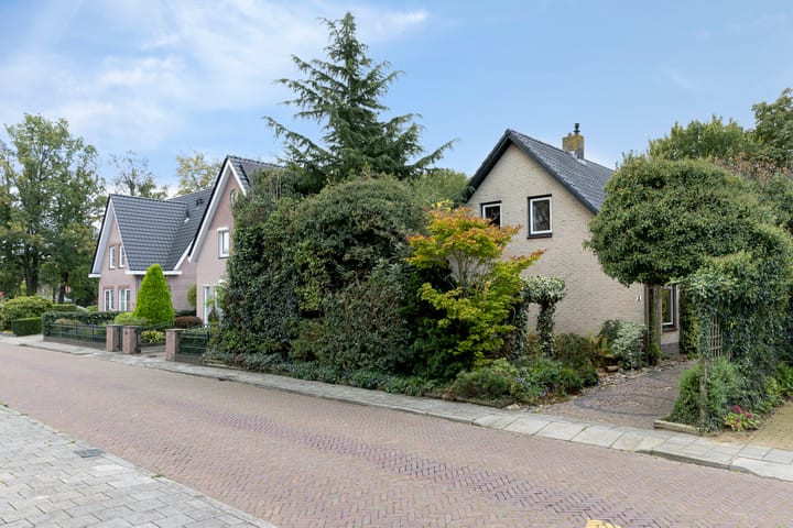 Foto 4 van Spoorstraat 1