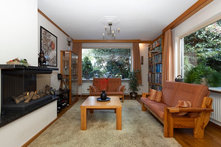 Foto 9 van Spoorstraat 1