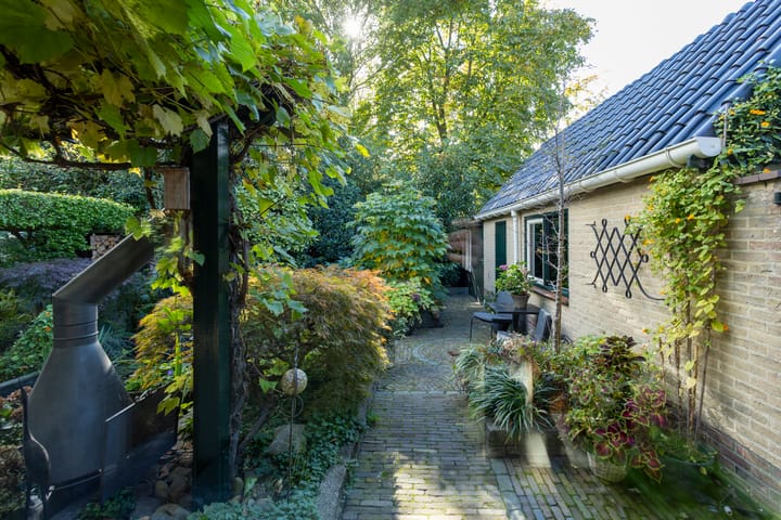 Foto 41 van Spoorstraat 1