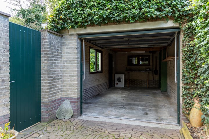 Foto 42 van Spoorstraat 1