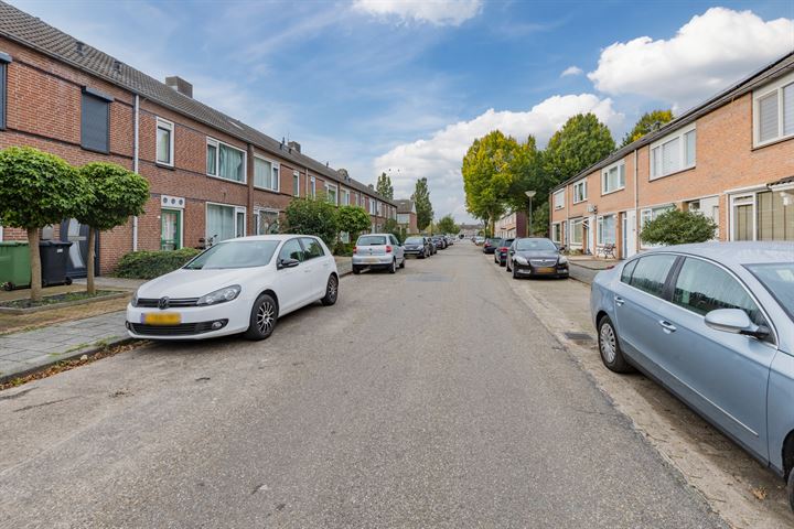 View photo 37 of van Diemenstraat 19