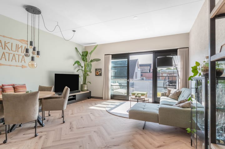 Foto 1 van Van Aostastraat 1-C