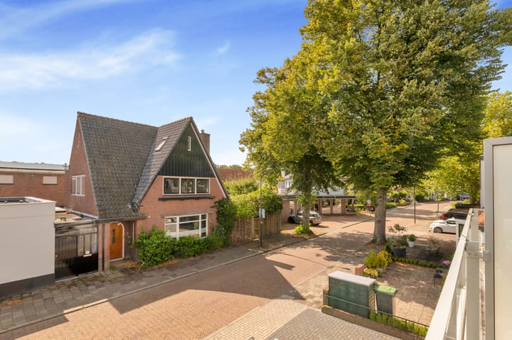 Foto 22 van Van Aostastraat 1-C