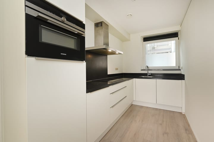 Photo 12 of Cornelis de Wittlaan 94