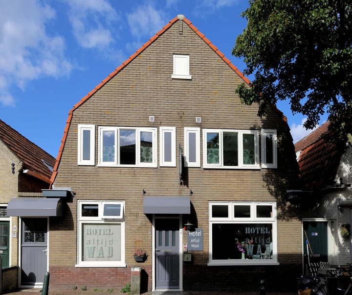 Photo 2 of Trompstraat 6