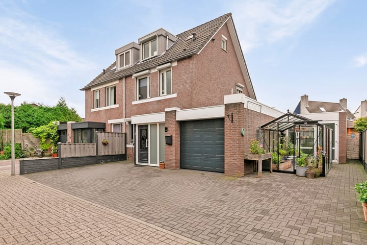 Foto 4 van Elvis Presleystraat 49