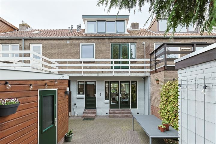 Bekijk foto 52 van Celebesstraat 10