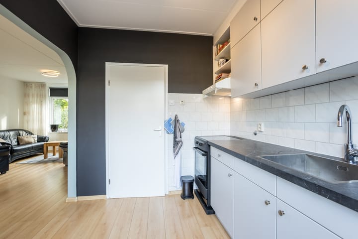 Photo 10 of Schaepmanstraat 19