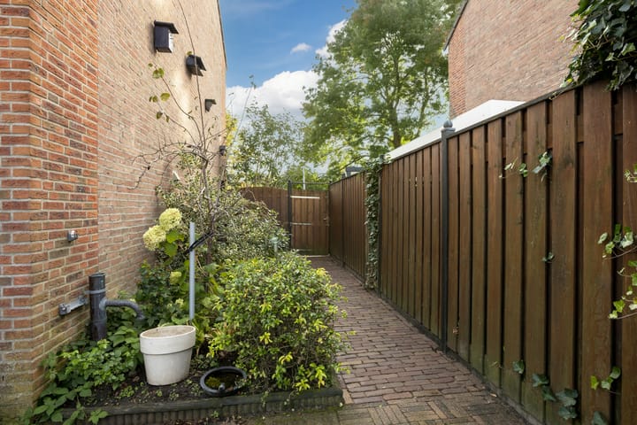 Photo 38 of Schaepmanstraat 19