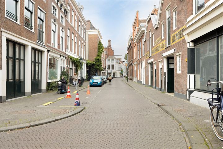 Bekijk foto 4 van Korte Lombardstraat 1