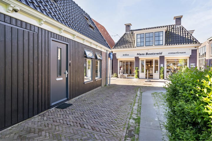 Foto 6 van Halbertsma's Plein 24