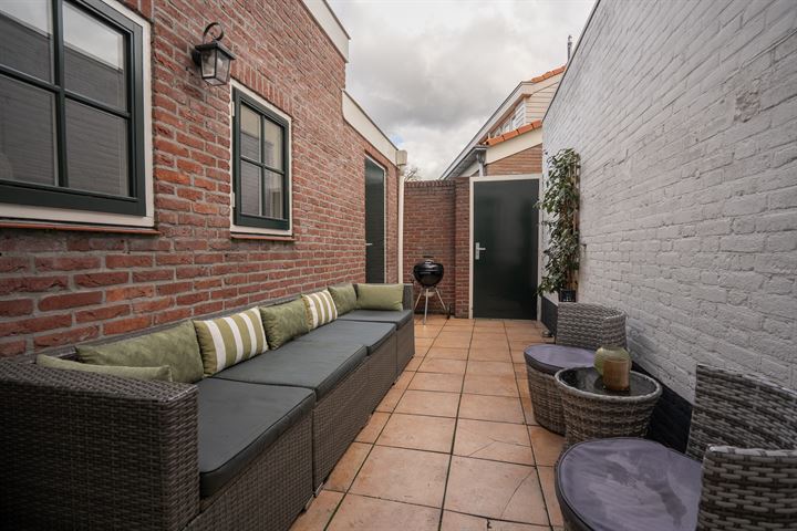 Bekijk foto 10 van Bloemluststraat 2