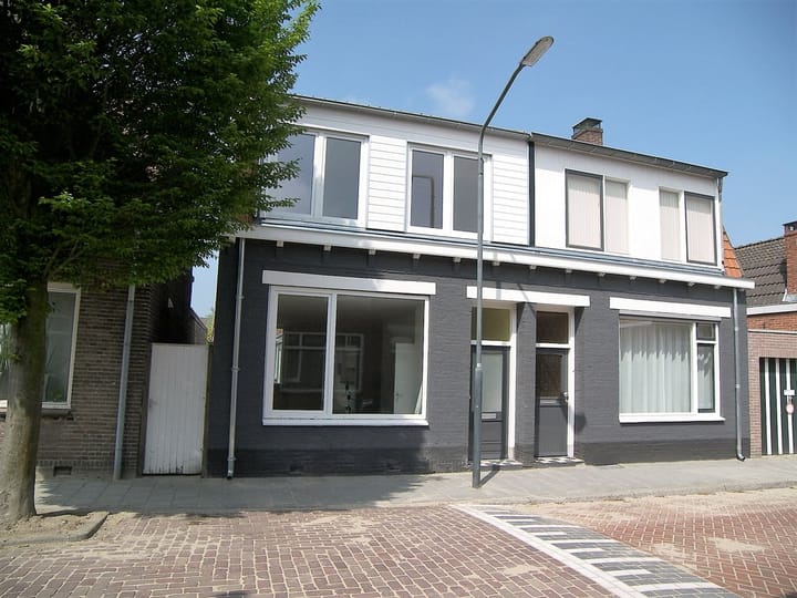 Photo 1 of Sint Josephstraat 18