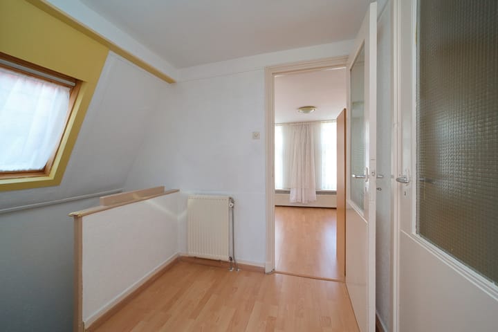 Photo 12 of Newtonstraat 256