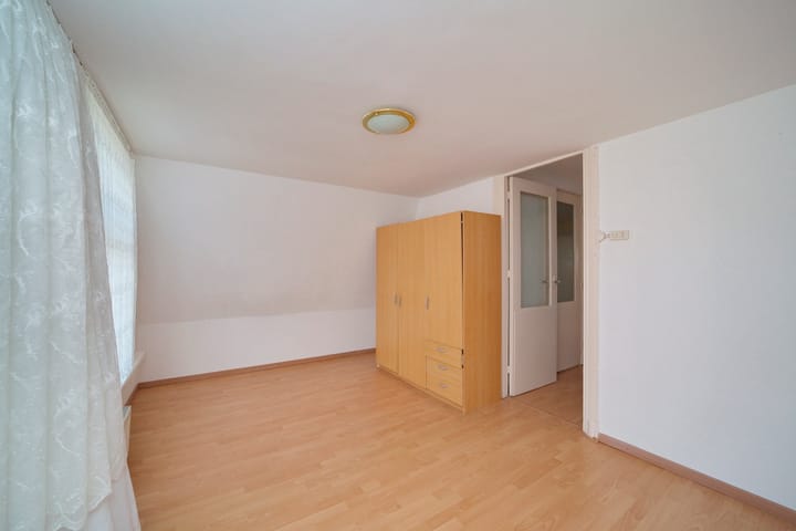 Photo 16 of Newtonstraat 256