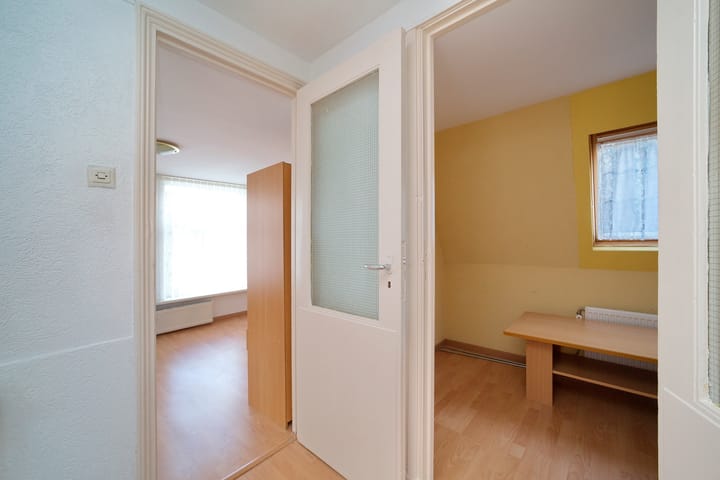 Photo 22 of Newtonstraat 256