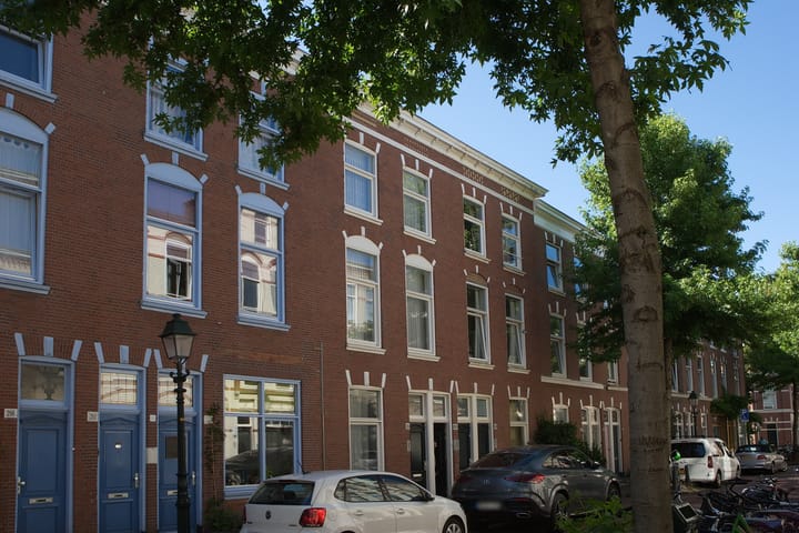 Photo 25 of Newtonstraat 256