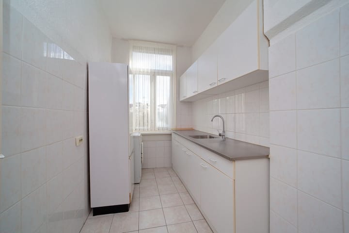 Photo 9 of Newtonstraat 256