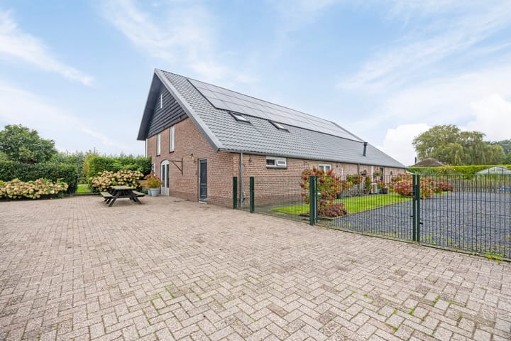 Photo 3 of Dwarsweg 2