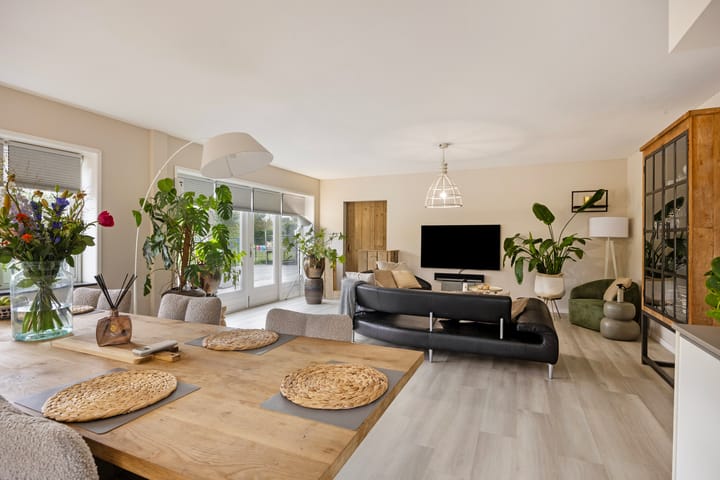 Photo 11 of Dwarsweg 2