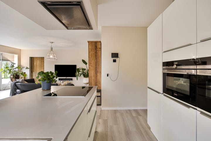 Photo 13 of Dwarsweg 2