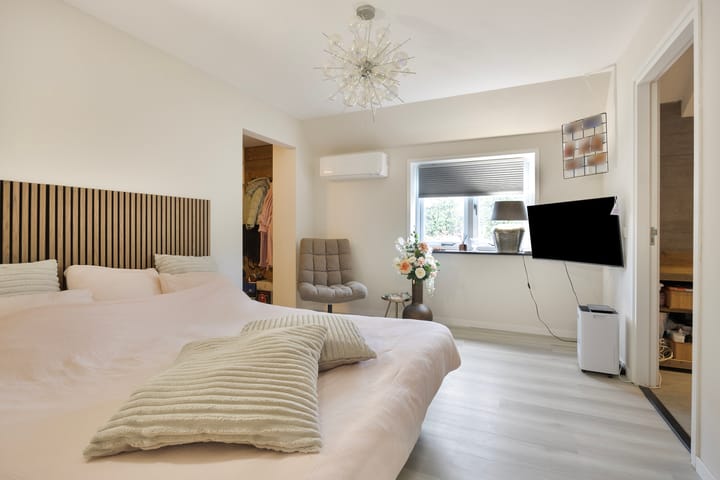 Photo 19 of Dwarsweg 2