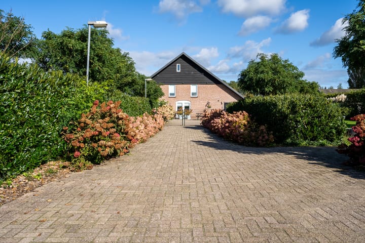 Photo 47 of Dwarsweg 2