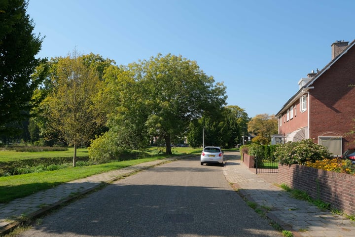 Bekijk foto 36 van Gijsbert Karel van Hogendorpstraat 11