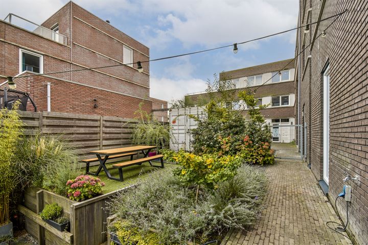 View photo 11 of Emmy Andriessestraat 381