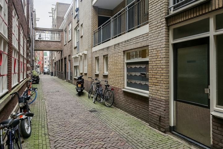 Bekijk foto 1 van Pieter Jacobszstraat 10-F