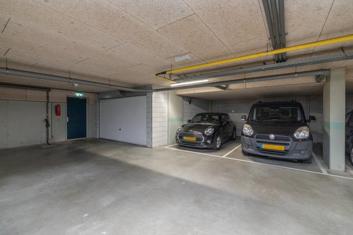 Bekijk foto 37 van Badhuisstraat 19