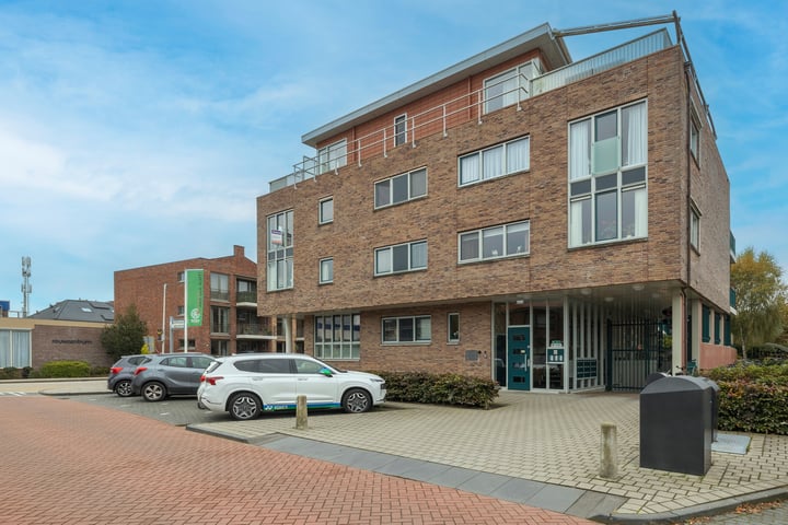 Bekijk foto 43 van Badhuisstraat 19