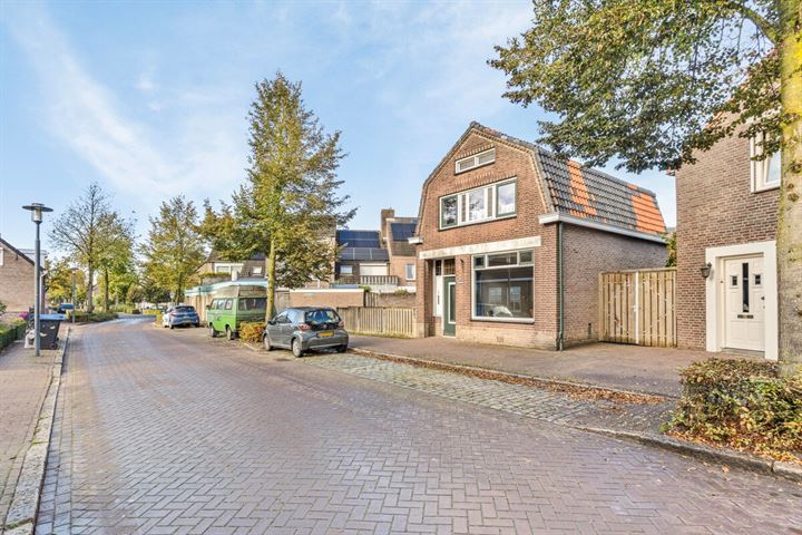 Bekijk foto 42 van Abdis van Thornstraat 26