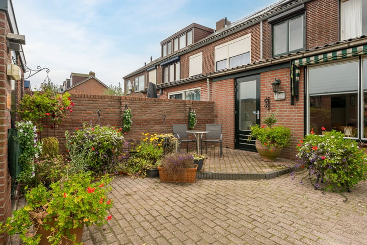 Bekijk foto 44 van P. van Schravendijkstraat 39