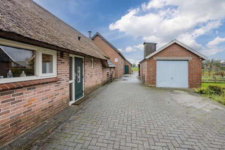 View photo 32 of Den Hulst 25